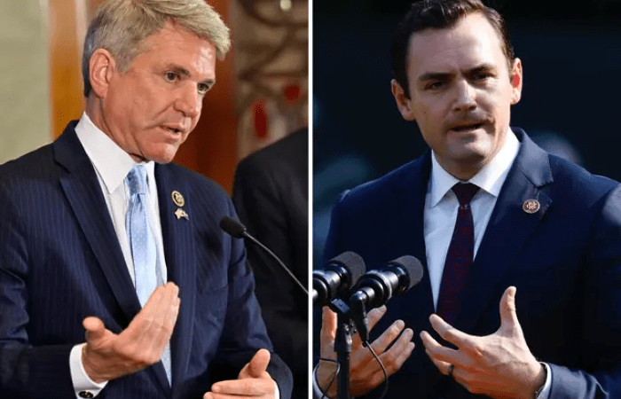 Член палаты представителей Майкл МакКол (республиканец от Техаса) выступает на брифинге для прессы в Стокгольме 1 сентября 2023 года. (Henrik Montgomery / TT News Agency/AFP через Getty Images)/ Справа: Член палаты представителей Майк Галлахер (республиканец от Висконсина) выступает во время церемонии на Национальной аллее в Вашингтоне 27 июля 2023 года. (Anna Moneymaker/Getty Images) | Epoch Times Россия