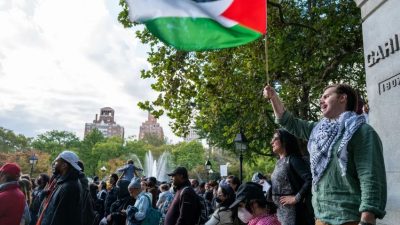 Профессор истории, который «был в восторге» от нападения ХАМАС, ушёл в отпуск