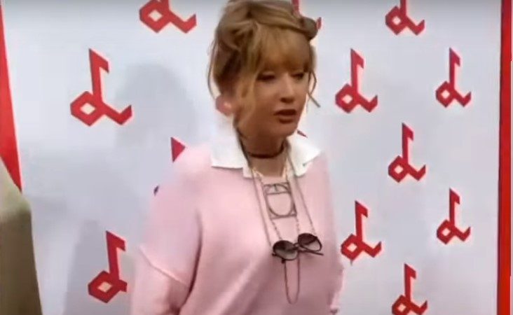 Скриншот/Masha Detochkina/youtube.com
