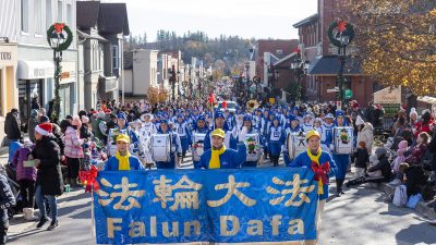 Яркие выступления духового оркестра «Тянь Го» на трёх Рождественских парадах в Канаде