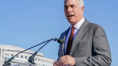 В США инвестиционные фонды обяжут раскрывать информацию об инвестициях в Китай и Россию