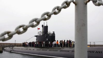 Видео окутанного чёрным дымом китайского военного корабля свидетельствует о проблемах с качеством вооружений КНР