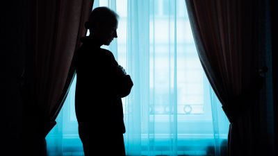 Россияне выступили против создания Министерства счастья из-за его отсутствия