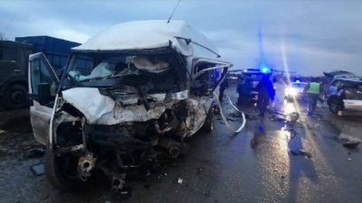 ДТП под Ростовом: 4 человека погибли, 19 пострадали (видео)