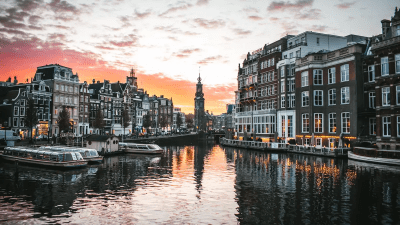 Город воды: круиз по каналам Амстердама