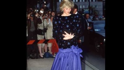 Платье принцессы Дианы продано за рекордные $1,1 млн (видео)