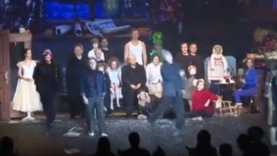 На премьере спектакля Сукачёва «САШАШИШИН» был полный аншлаг