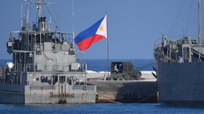 Филиппины рассматривают возможность высылки посла Китая