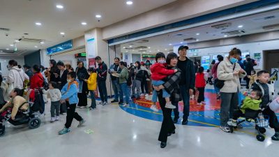 Китай делает заявление о вспышке пневмонии на совещании ООН