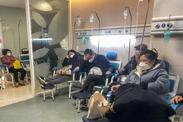 Похоронный бизнес снова процветает в Центральном Китае на фоне обострения вспышки пневмонии