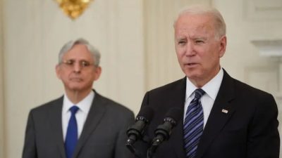 Администрация Байдена «запугивает родителей», выступающих против левой политики в школах