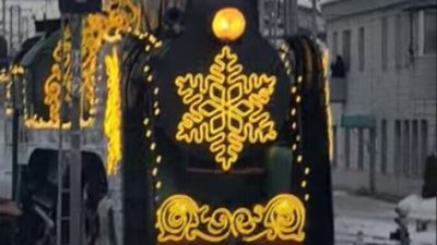 Поезд Деда Мороза из Великого Устюга прибыл в Москву (видео)