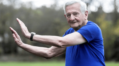 В 92 года он бегает наперегонки со своими внуками. В чём секрет его молодости?