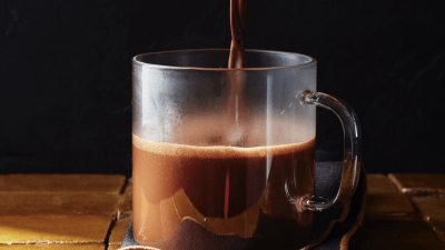 Горячее какао с добавками на завтрак