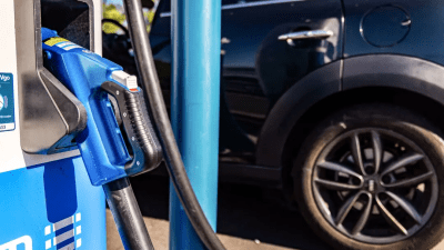 Электромобили могут обойтись дороже в течение срока службы, чем их бензиновые аналоги