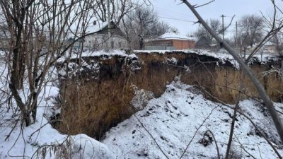 На Ставрополье обрушился берег реки Егорлыцкой