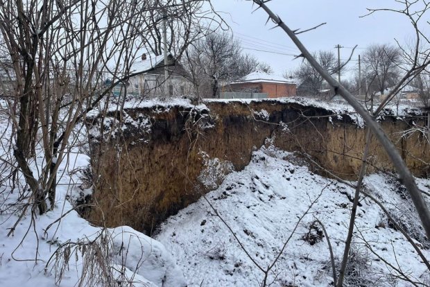 На Ставрополье обрушился берег реки Егорлыцкой (Фото: Госавтоинспекция Ставрополья/Telegram-канал/ | Epoch Times Россия