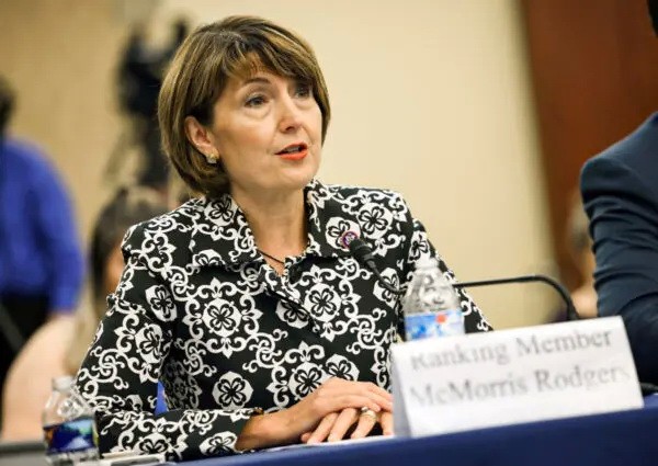 Китайская лаборатория провела геномное секвенирование коронавируса за несколько недель до того, как Пекин обнародовал данные