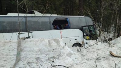 На Урале автобус с юными хоккеистами попал в ДТП.  Есть жертвы