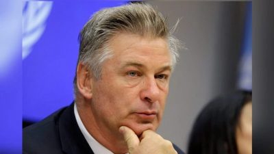 Алеку Болдуину вновь предъявили обвинения в убийстве оператора (видео)