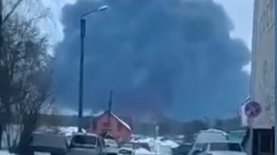 На нефтебазе в Брянской области горят резервуары с бензином