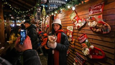 Пекин разрешил празднование Рождества, продвигая при этом радикальный коммунизм Мао