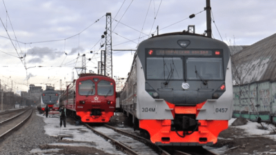 Электричка с пассажирами сошла с рельсов в Подмосковье (видео)