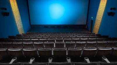 Российские кинотеатры за прошлые выходные заработали более миллиарда рублей
