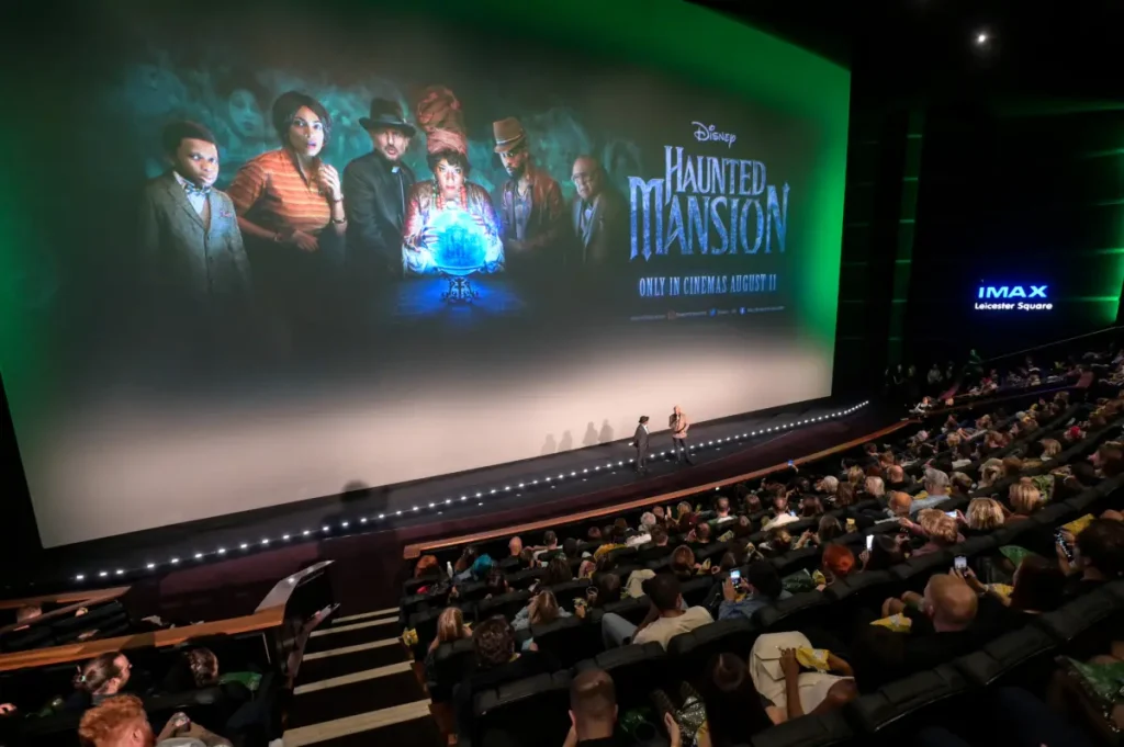 Последние из величайших: «Особняк с привидениями» (2023) против «Призрака и миссис Мьюир» (1947)