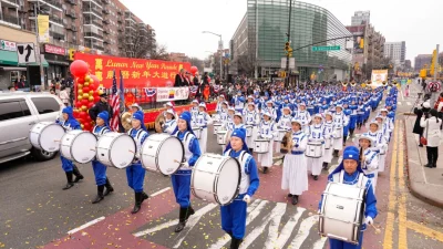 Новый год дракона отметили в Нью-Йоркском Чайна-тауне грандиозным парадом