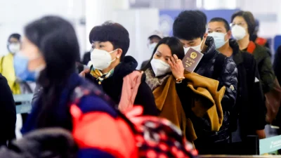 Китайские власти ужесточают контроль за выездом на фоне резкого увеличения числа граждан, бегущих из Китая