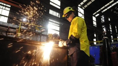 «Нежизнеспособно»: производители Австралии стонут под тяжестью долгового сбора из-за COVID