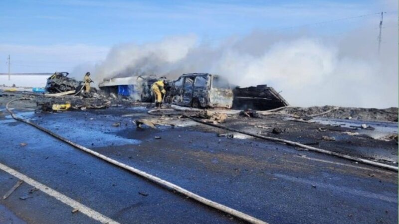 Пять человек погибли в ДТП с фурами под Омском