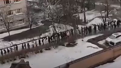 Сотни людей выстроились в очереди для сдачи крови пострадавшим от теракта в Подмосковье (видео)