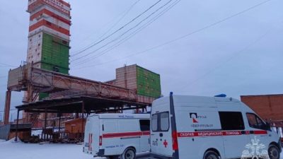 Под завалами оказались два шахтёра в Свердловской области