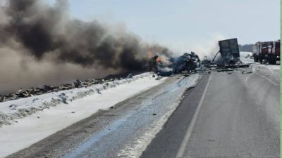 Пять человек погибли в ДТП с фурами под Омском