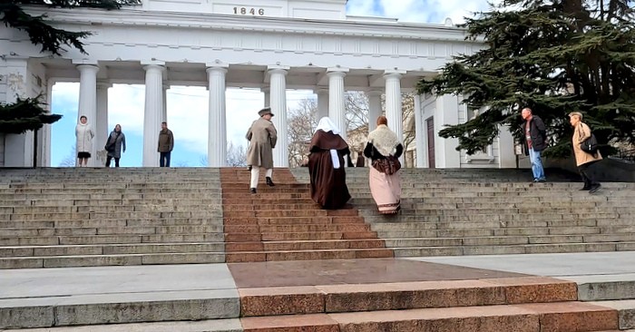 Театральная экскурсия по мотивам рассказов Льва Толстого на улицах Севастополя