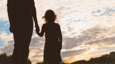 Исцеление старых ран: история семьи и прощения актрисы Сунь Ли