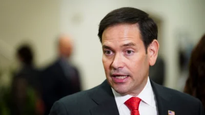 Сенаторы призывают американские СМИ прекратить связи с иноагентом Media China Daily