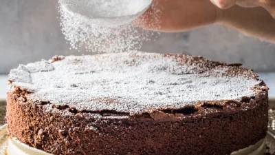 Торт Капрезе — потрясающий итальянский шоколадный торт без муки