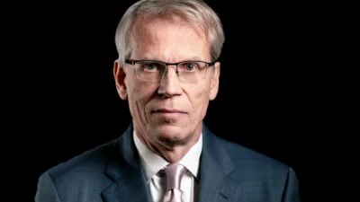 Профессор Гарвардской медицинской школы уволен за отказ от прививки против COVID