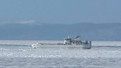 Паром получил повреждение при столкновении со льдиной на Сахалине