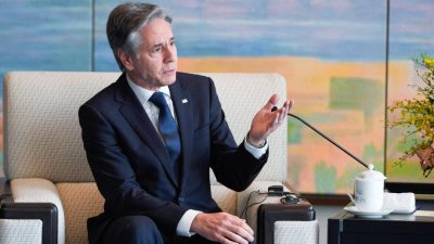 Блинкен выражает обеспокоенность в Китае