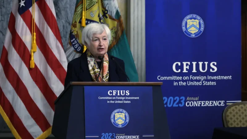 Министр финансов США Джанет Йеллен выступает с основным докладом на второй ежегодной конференции Комитета по иностранным инвестициям в США в Министерстве финансов в Вашингтоне 14 сентября 2023 года. (Alex Wong/Getty Images) | Epoch Times Россия