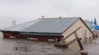 Уровень воды в реке Тобол в Курганской области достиг отметки 1015 см (видео)