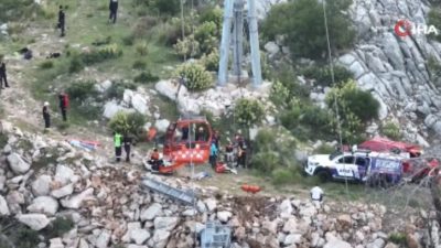 В Анталье на канатной дороге оборвалась кабинка с пассажирами (видео)