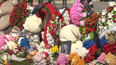 Панихида на 40 дней по погибшим в теракте прошла у «Крокуса» (видео)