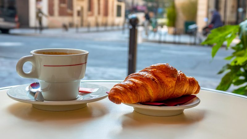 Как француженки остаются стройными: здоровое отношение к еде