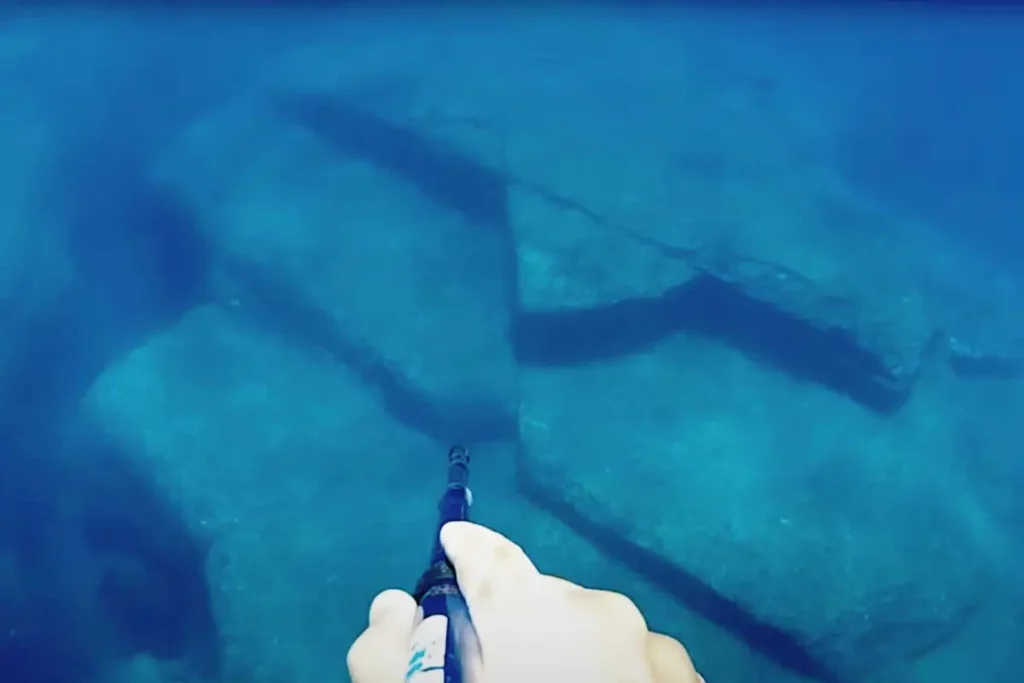 Формация в Йонагуни, которую окрестили «Черепахой». (Courtesy of Freediver HD)
