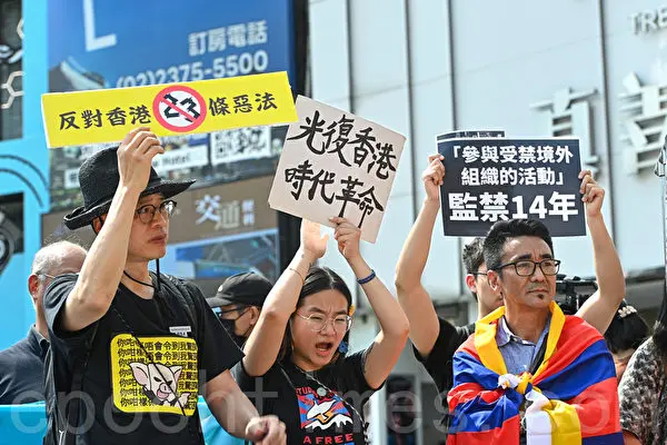 «Хорошему другу Пекина» Стивену Роучу запретили говорить о Гонконге